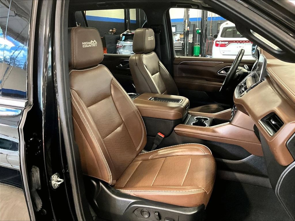 Used 2023 Chevrolet Suburban High Country AWD/4WD image 11