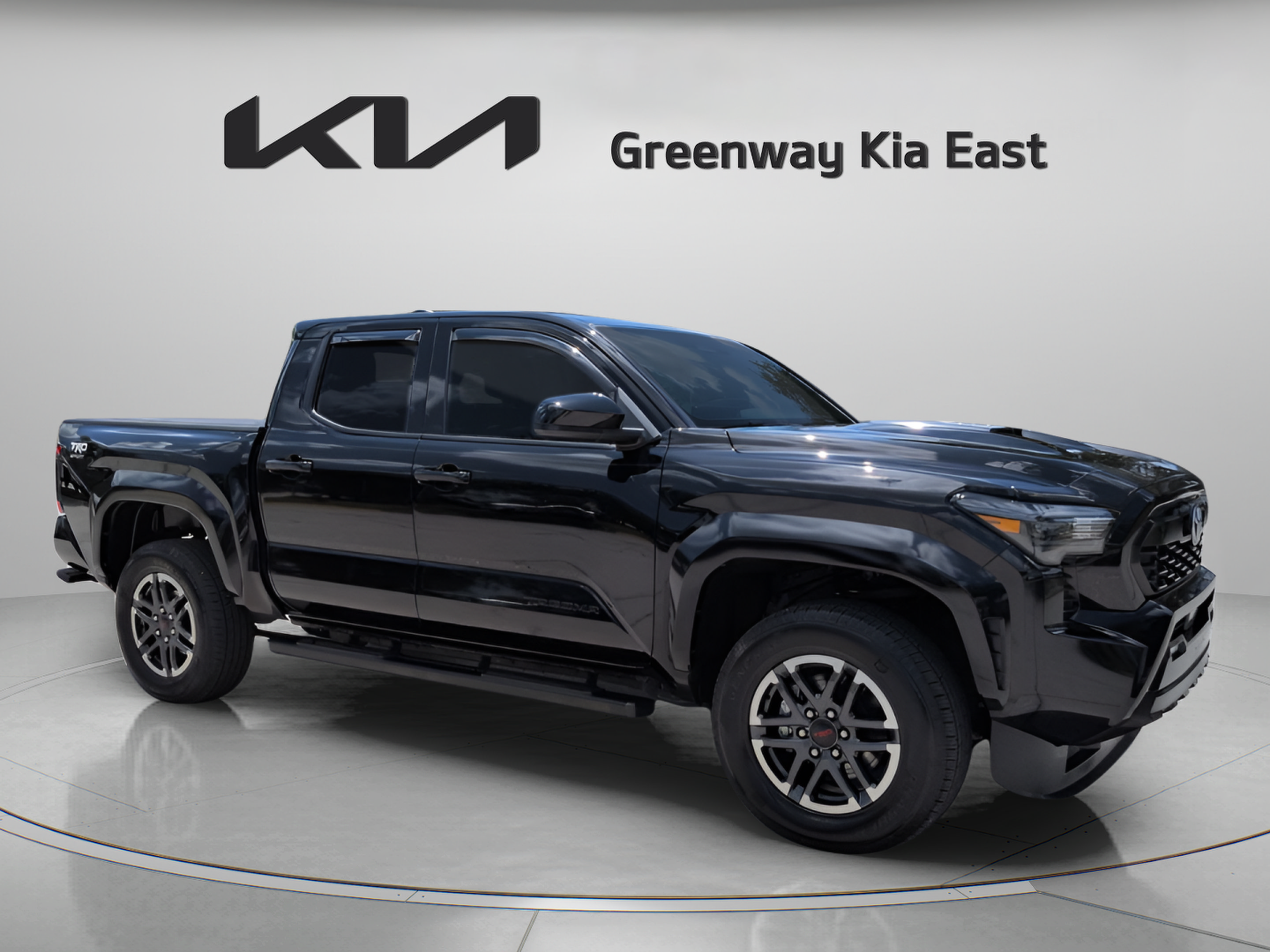 Used 2025 Toyota Tacoma TRD Sport RWD image 3