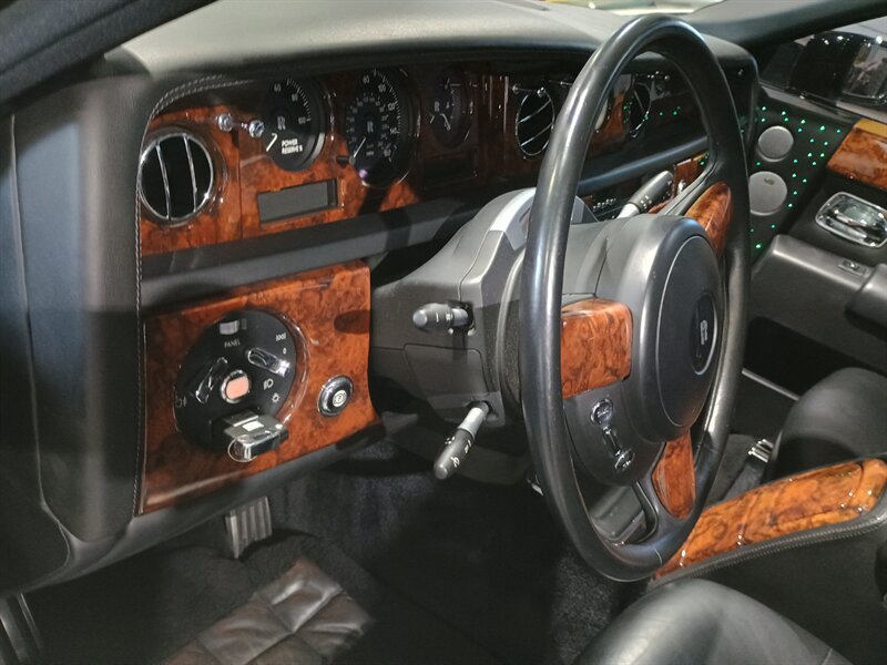 Used 2009 Rolls-Royce Phantom Sedan RWD image 18