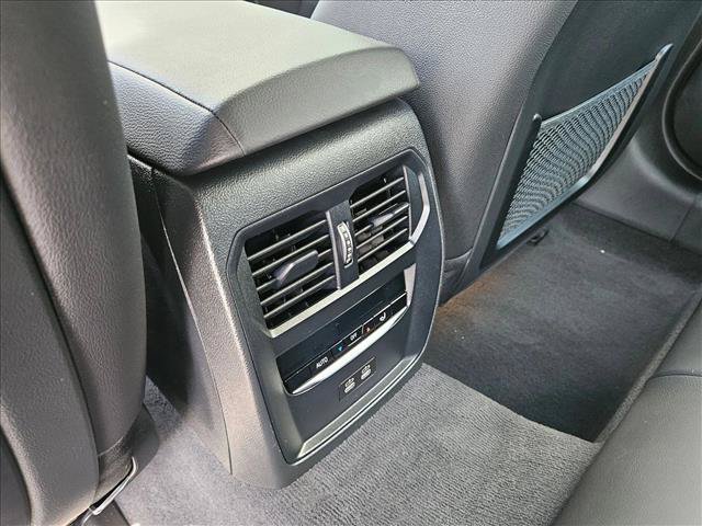 Used 2023 BMW i4 eDrive35 RWD image 17