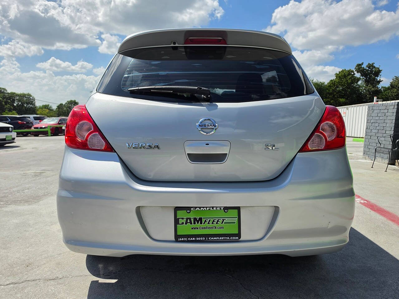 Used 2012 Nissan Versa Hatchback w/ SL Navigation Pkg FWD image 15