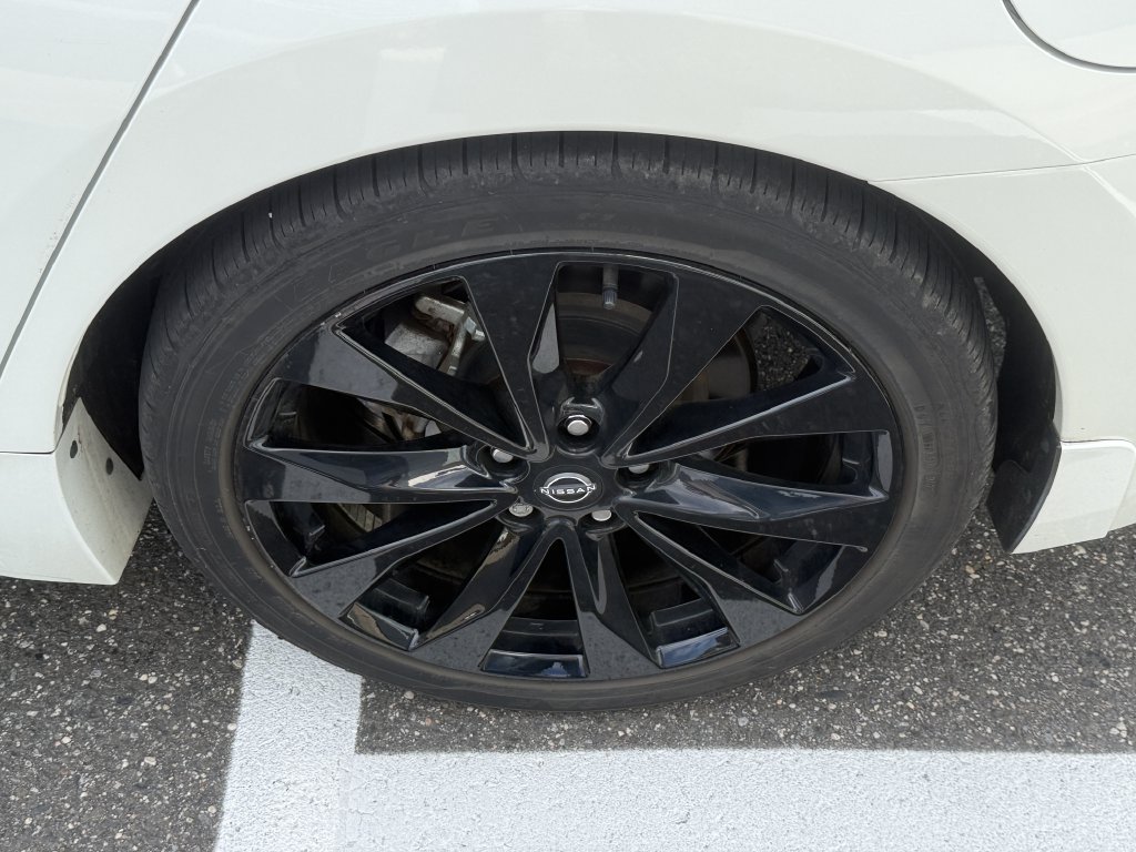 Certified 2023 Nissan Maxima SR w/ Sport Mat Group FWD image 14