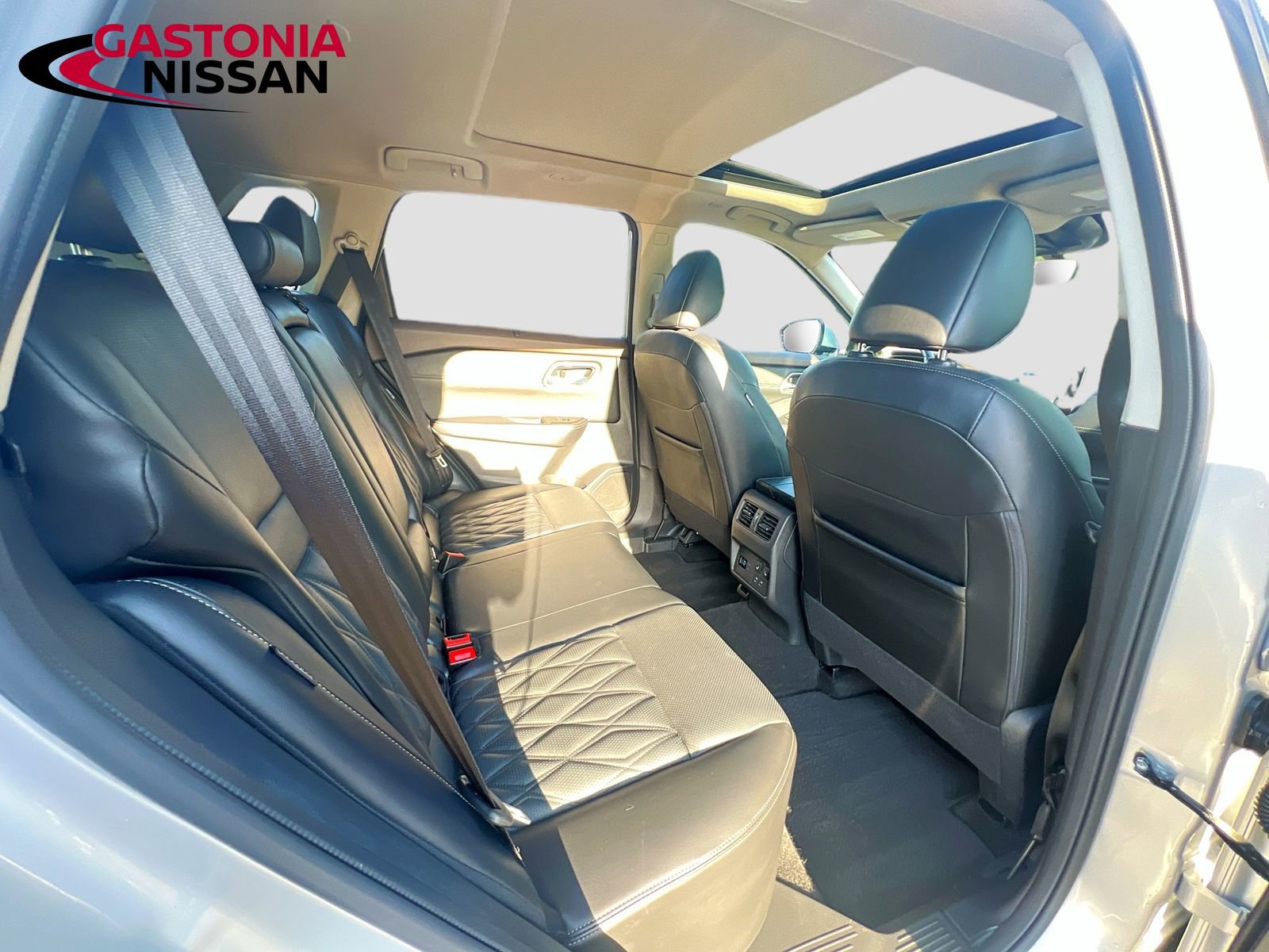 Used 2023 Nissan Rogue Platinum w/ Platinum Premium Package AWD/4WD image 37