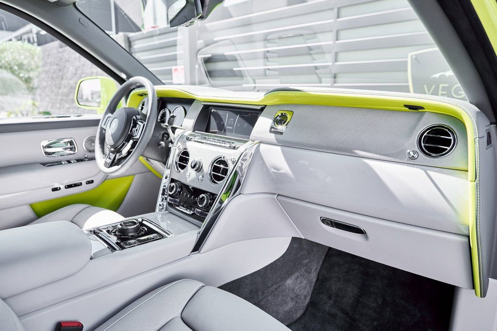 Used 2024 Rolls-Royce Cullinan AWD/4WD image 54
