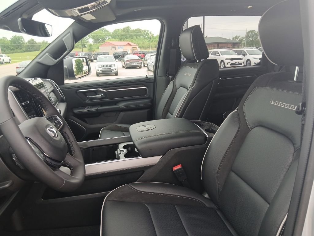 New 2026 RAM 1500 Laramie AWD/4WD image 37