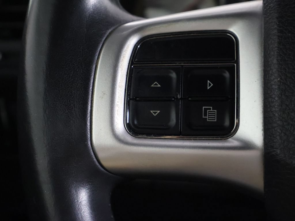 Used 2012 Dodge Challenger SXT RWD image 28