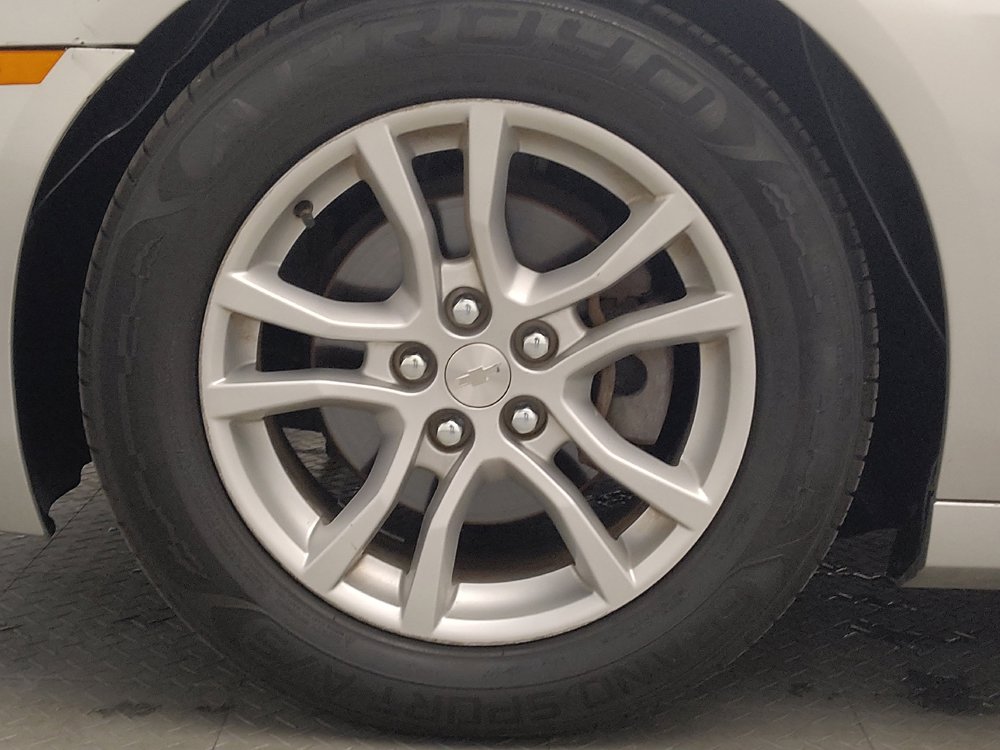 Used 2015 Chevrolet Camaro LT RWD image 31