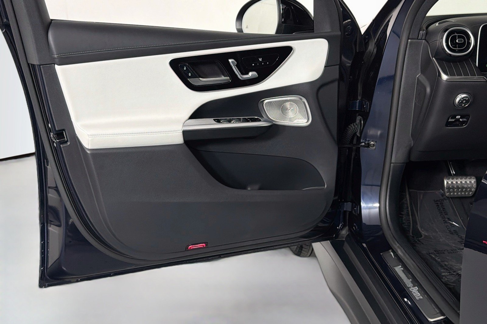 Used 2023 Mercedes-Benz GLC 300 4MATIC image 20