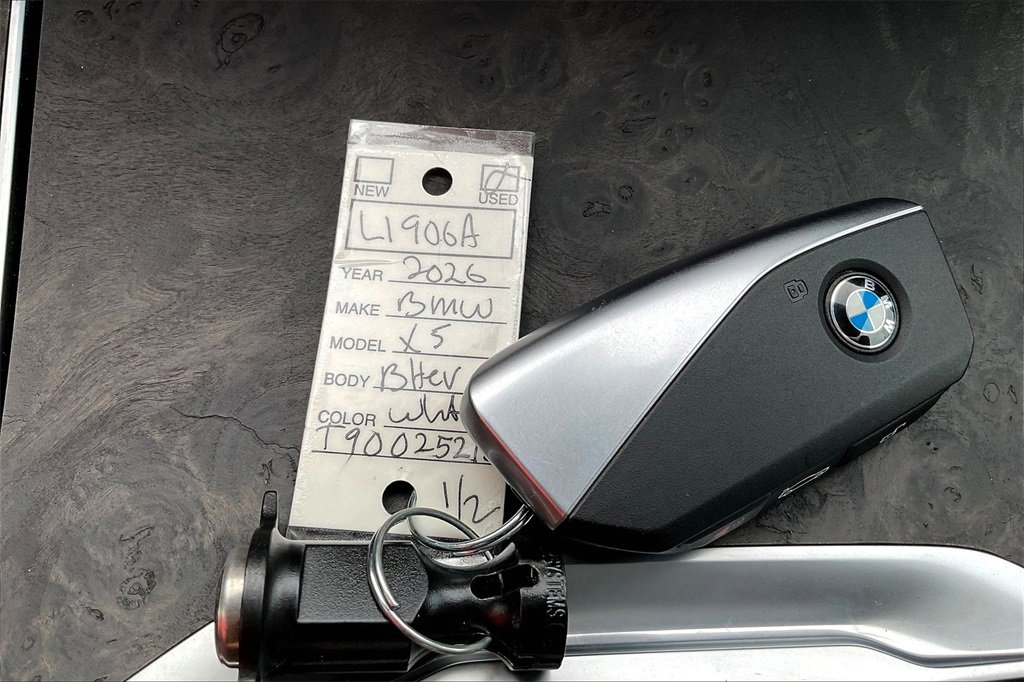 Used 2026 BMW X5 xDrive50e w/ Climate Comfort Package image 29