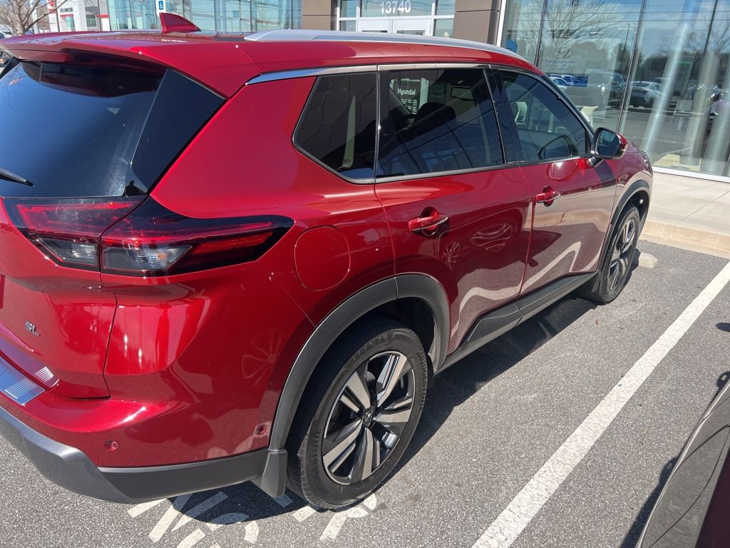 Used 2024 Nissan Rogue SL w/ SL Premium Package image 6