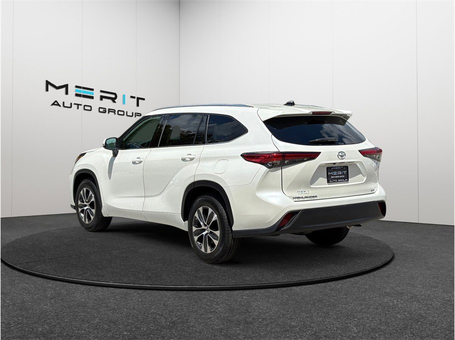 Used 2020 Toyota Highlander XLE FWD image 7