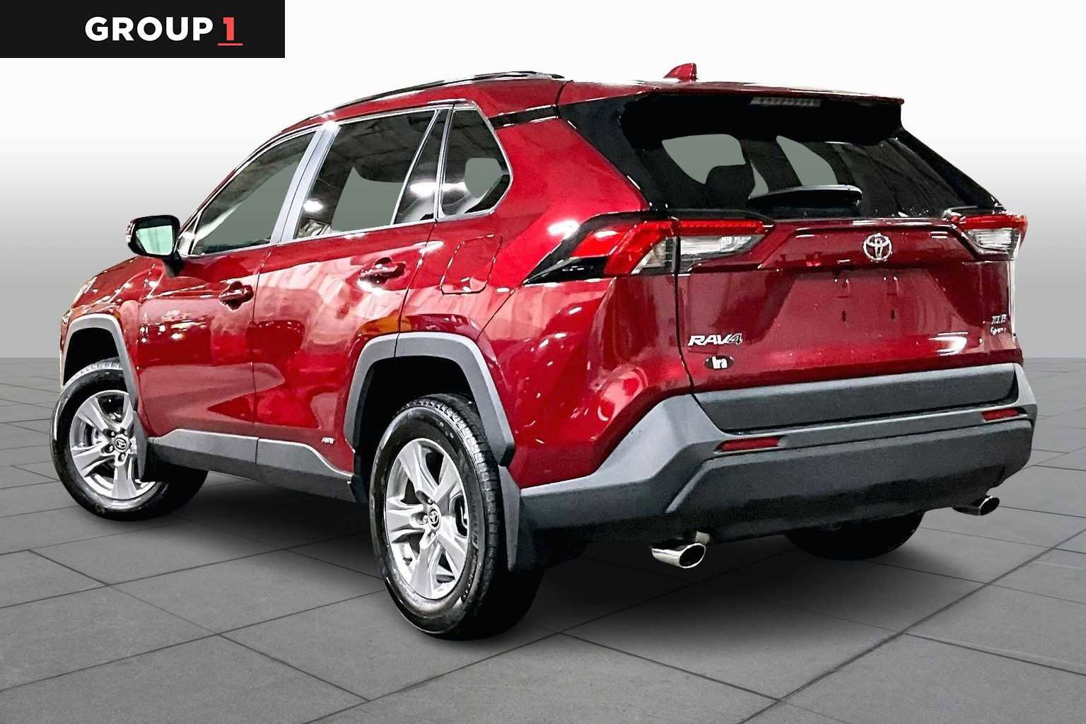 Used 2025 Toyota RAV4 XLE image 11