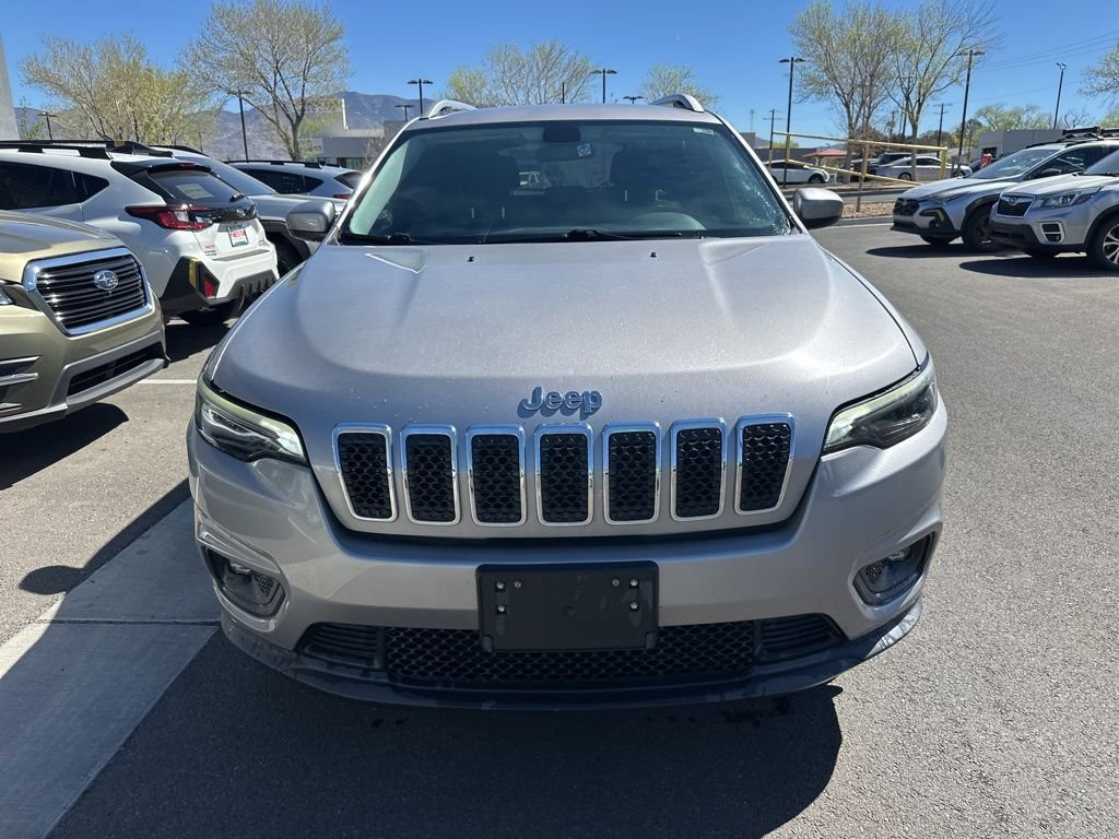 Used 2019 Jeep Cherokee Latitude w/ Popular Appearance Group FWD image 2