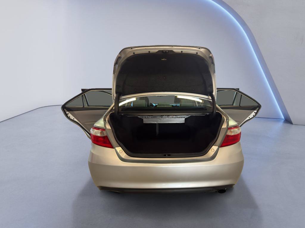 Used 2016 Toyota Camry SE FWD image 13