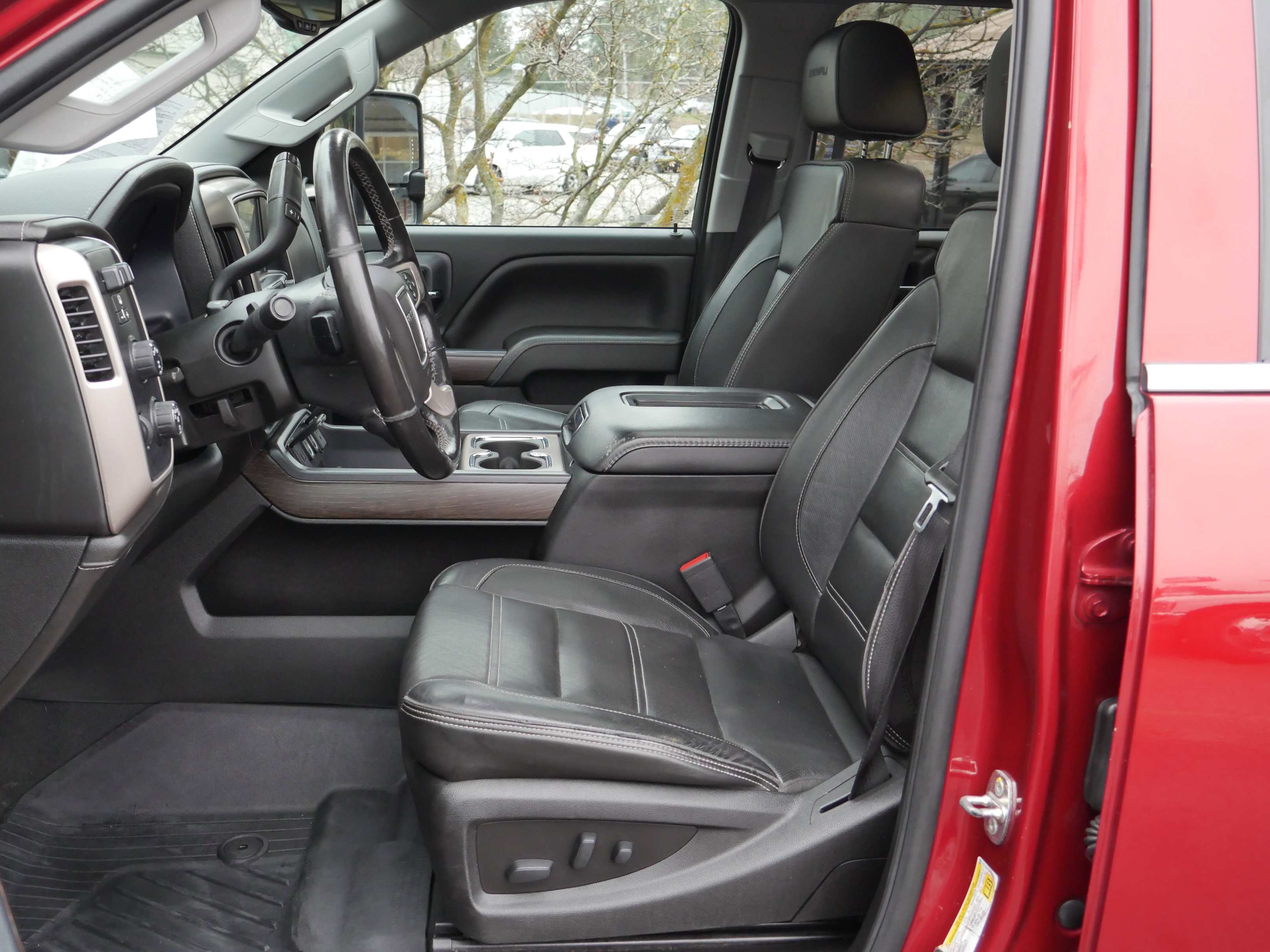 Used 2019 GMC Sierra 2500 Denali image 3