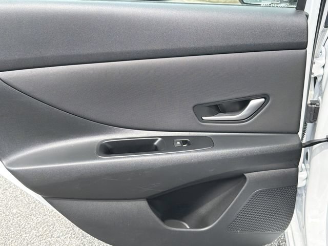 Certified 2025 Hyundai Elantra SEL FWD image 21