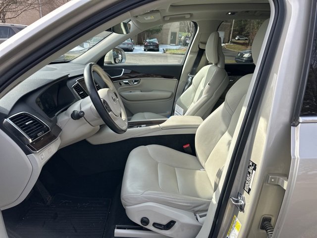 Used 2016 Volvo XC90 T6 Momentum w/ Momentum Plus Package image 12