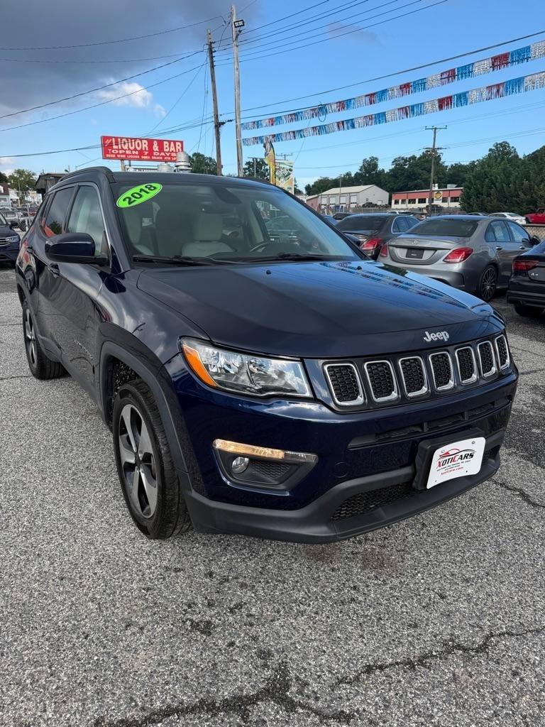 Used 2018 Jeep Compass Latitude w/ Popular Equipment Group AWD/4WD image 4