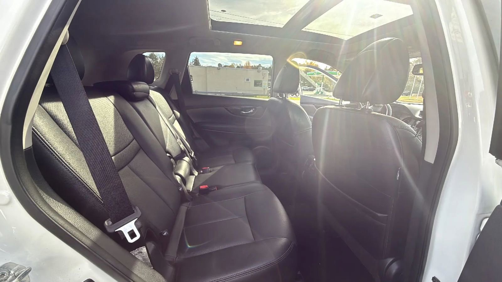 Used 2017 Nissan Rogue SL w/ SL Premium Package image 34