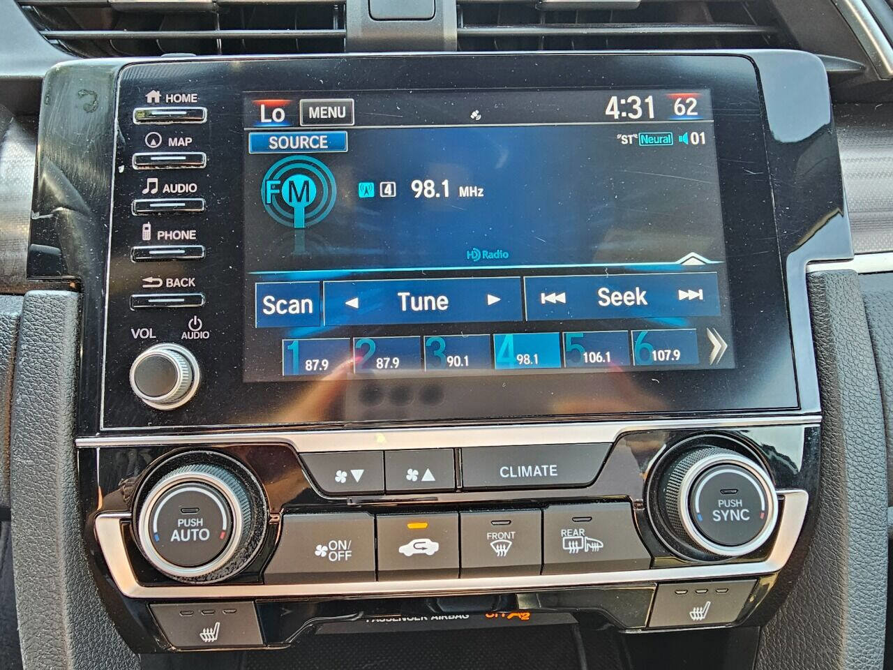 Used 2019 Honda Civic Touring image 22