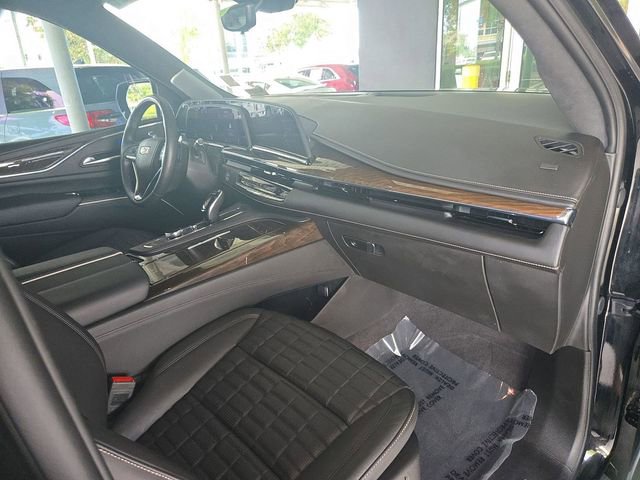 Certified 2024 Cadillac Escalade Sport Platinum w/ LPO, ONYX Package AWD/4WD image 30