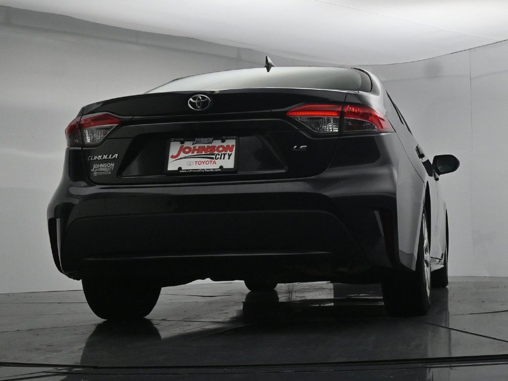 Used 2020 Toyota Corolla LE FWD image 32