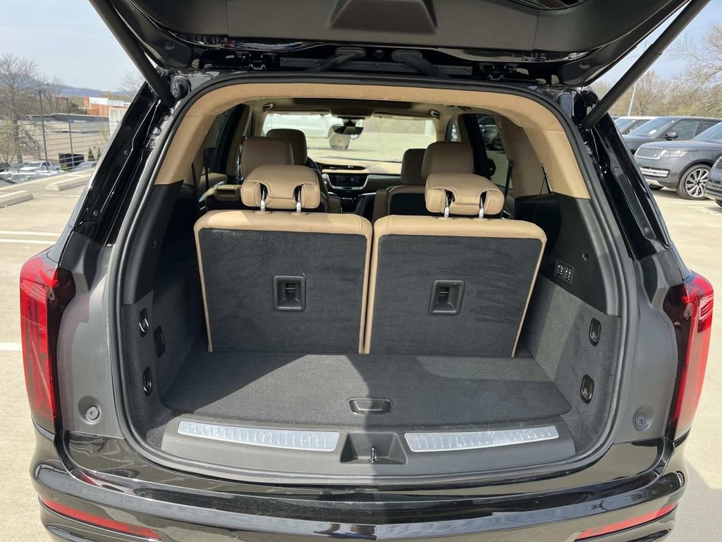 Certified 2025 Cadillac XT6 Premium Luxury w/ Platinum Package image 12