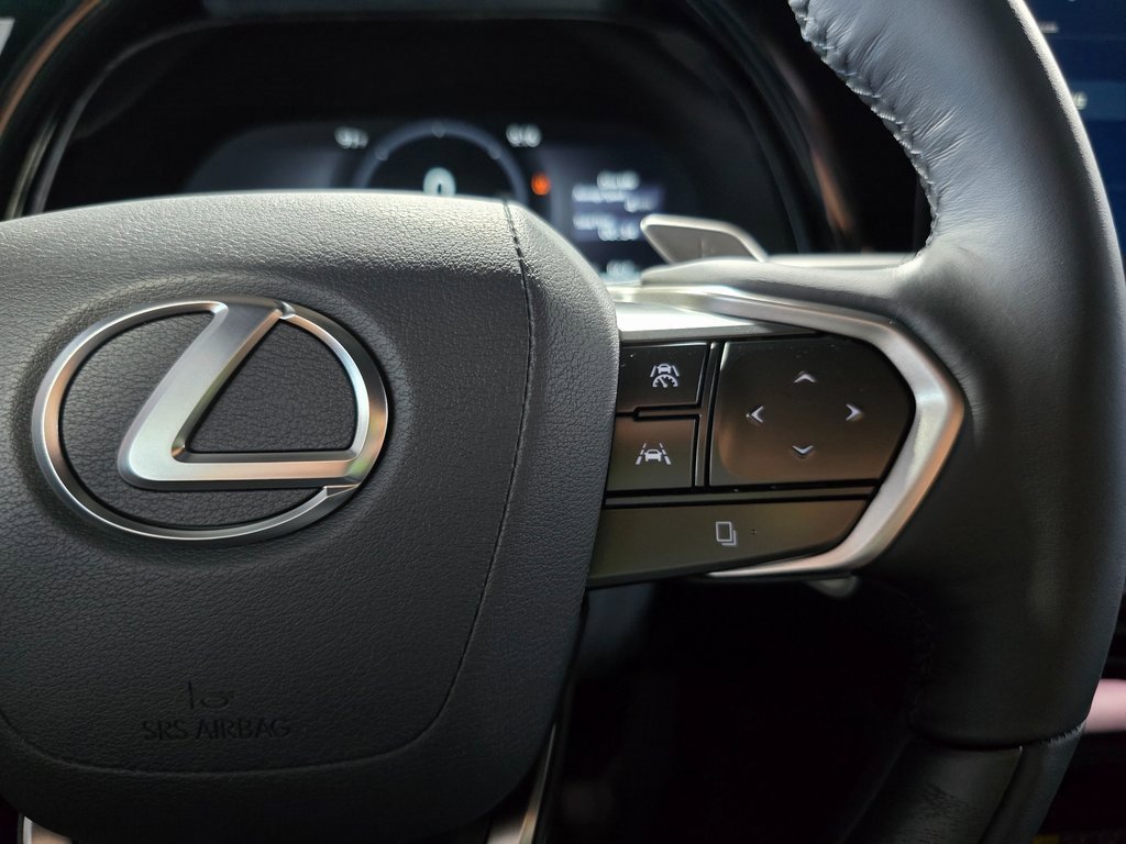 New 2025 Lexus RX 450h AWD w/ Luxury Package image 17