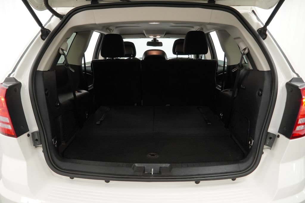Used 2019 Dodge Journey SE FWD image 29