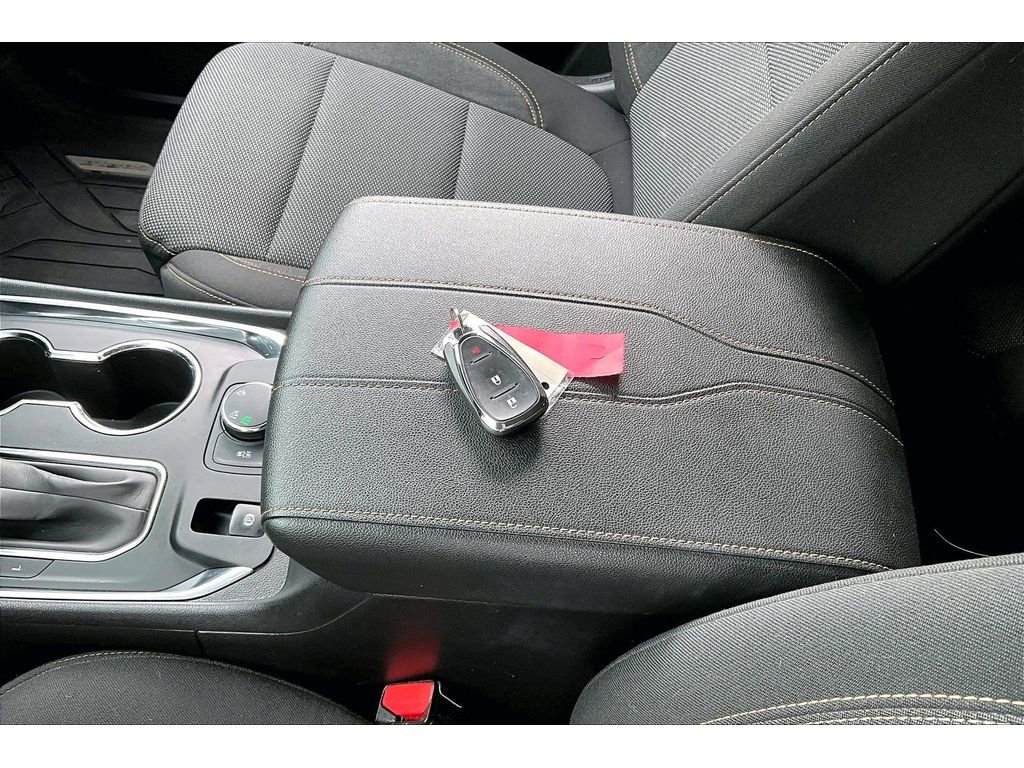 Used 2021 Chevrolet Traverse LS AWD/4WD image 11
