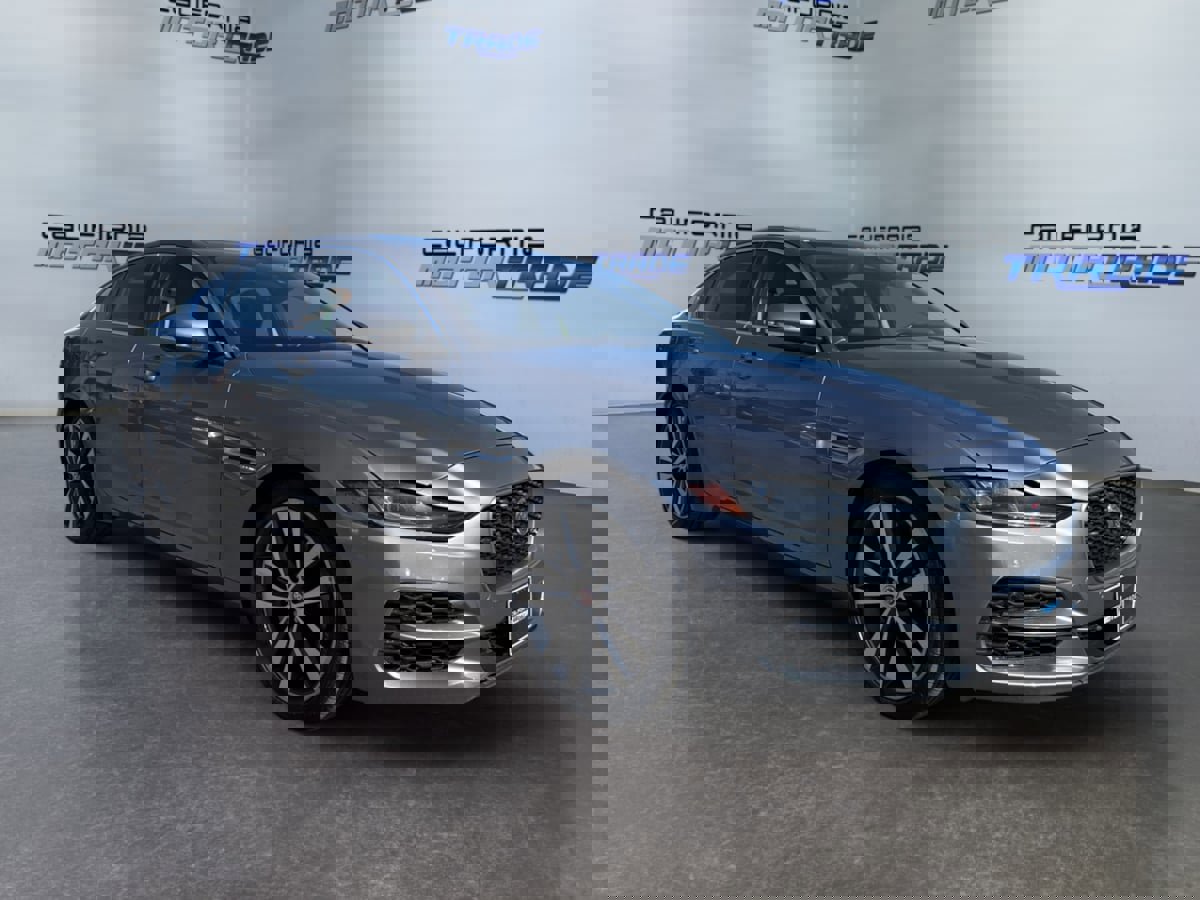 Used 2020 Jaguar XE S image 3