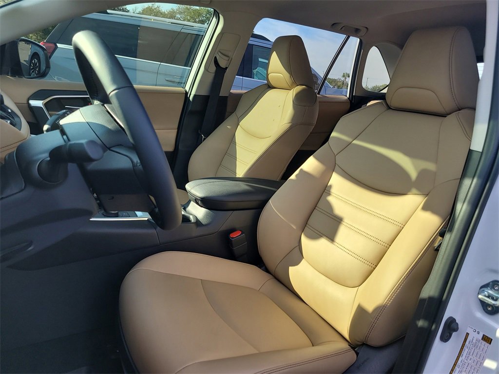 Used 2025 Toyota RAV4 XLE Premium image 18