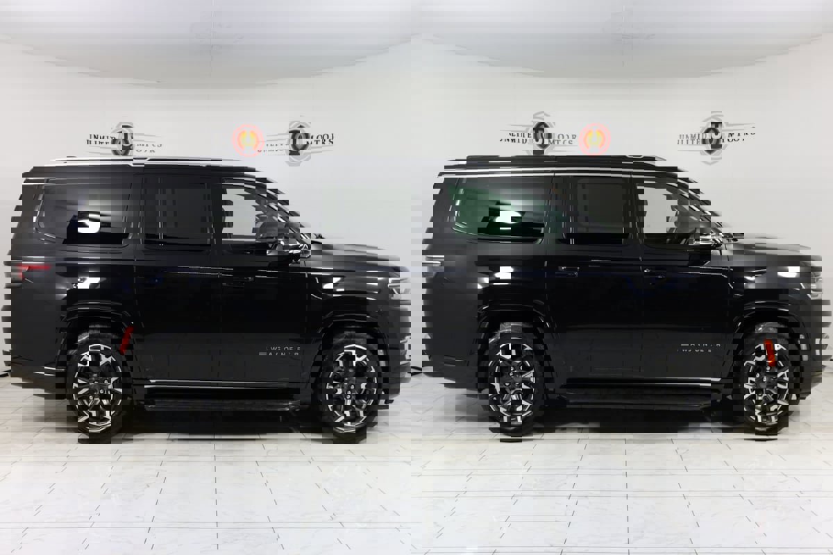 Used 2024 Jeep Wagoneer L Series III w/ Flexible Seating Group image 2