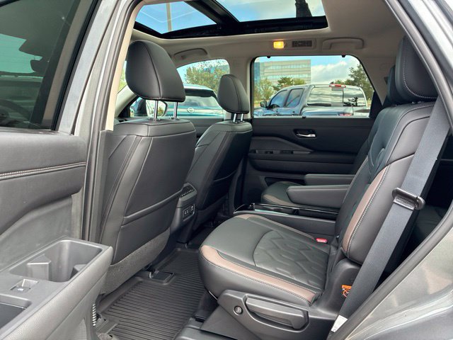 New 2026 Nissan Pathfinder Platinum AWD/4WD image 8