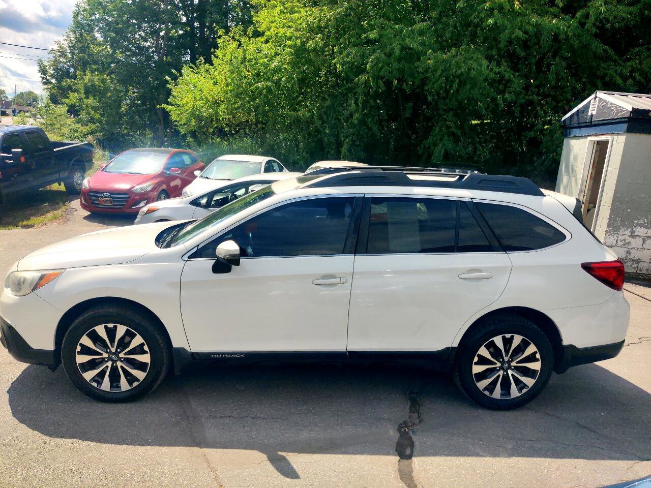 Used 2017 Subaru Outback 3.6R Limited image 3
