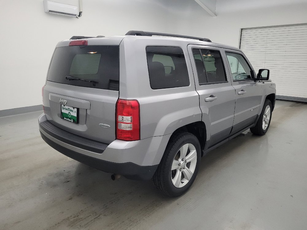 Used 2016 Jeep Patriot Latitude FWD image 9