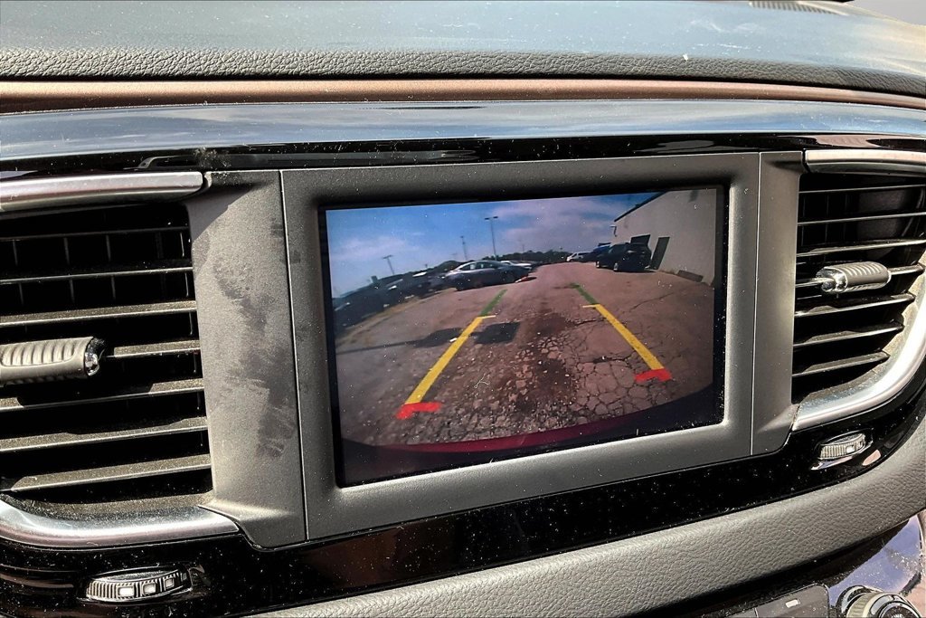 Used 2023 Chrysler Voyager LX FWD image 13