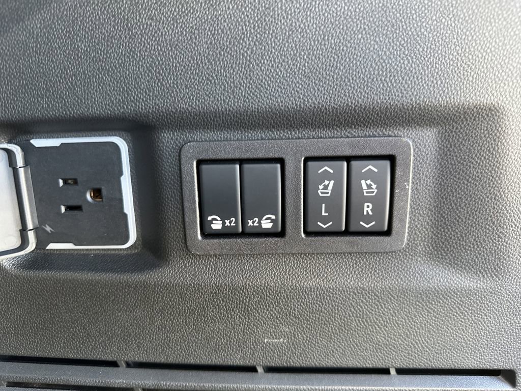 Certified 2024 Chevrolet Tahoe Premier w/ Advanced Technology Package RWD image 34