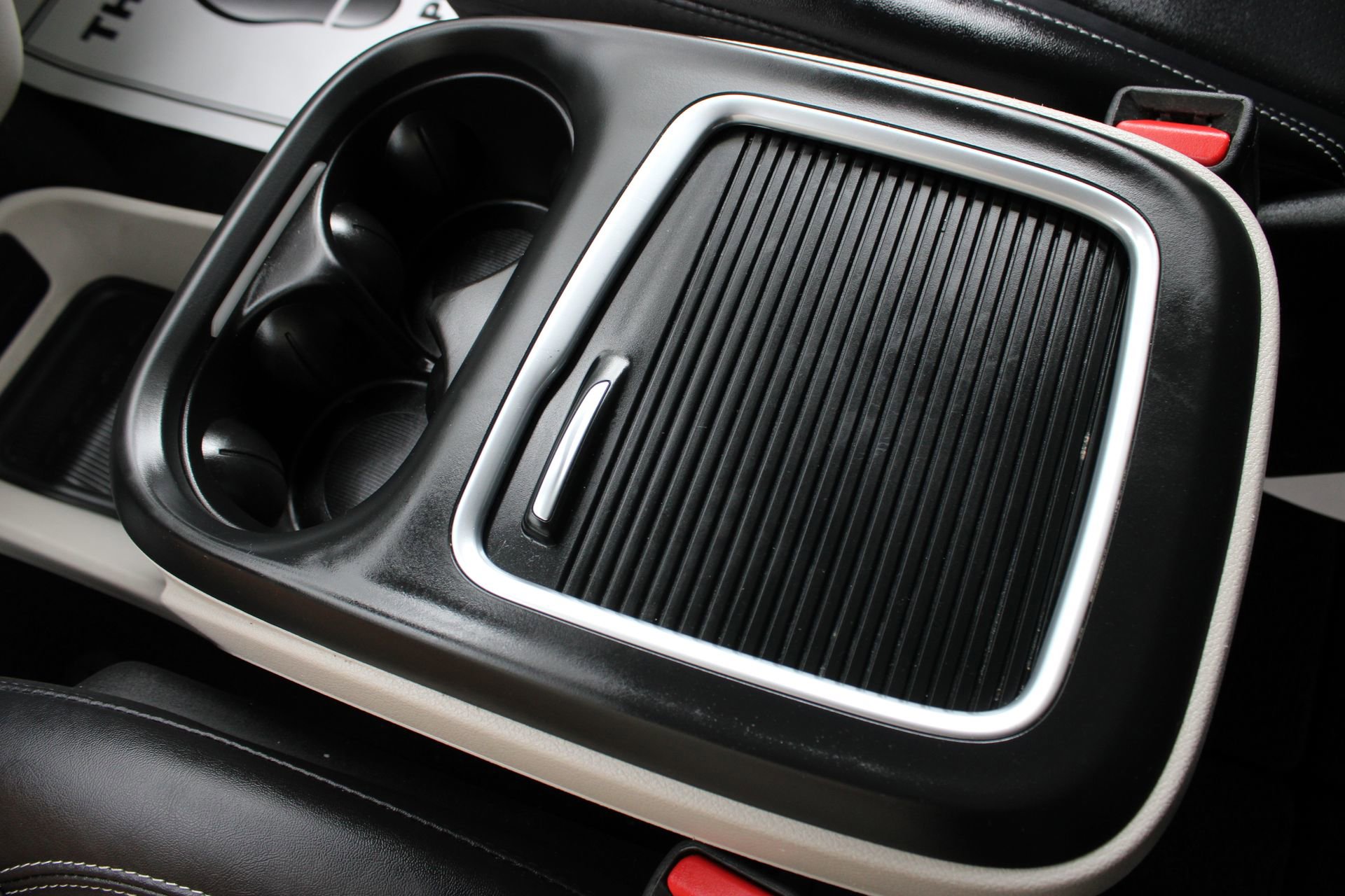 Used 2024 Chrysler Pacifica Touring-L FWD image 48
