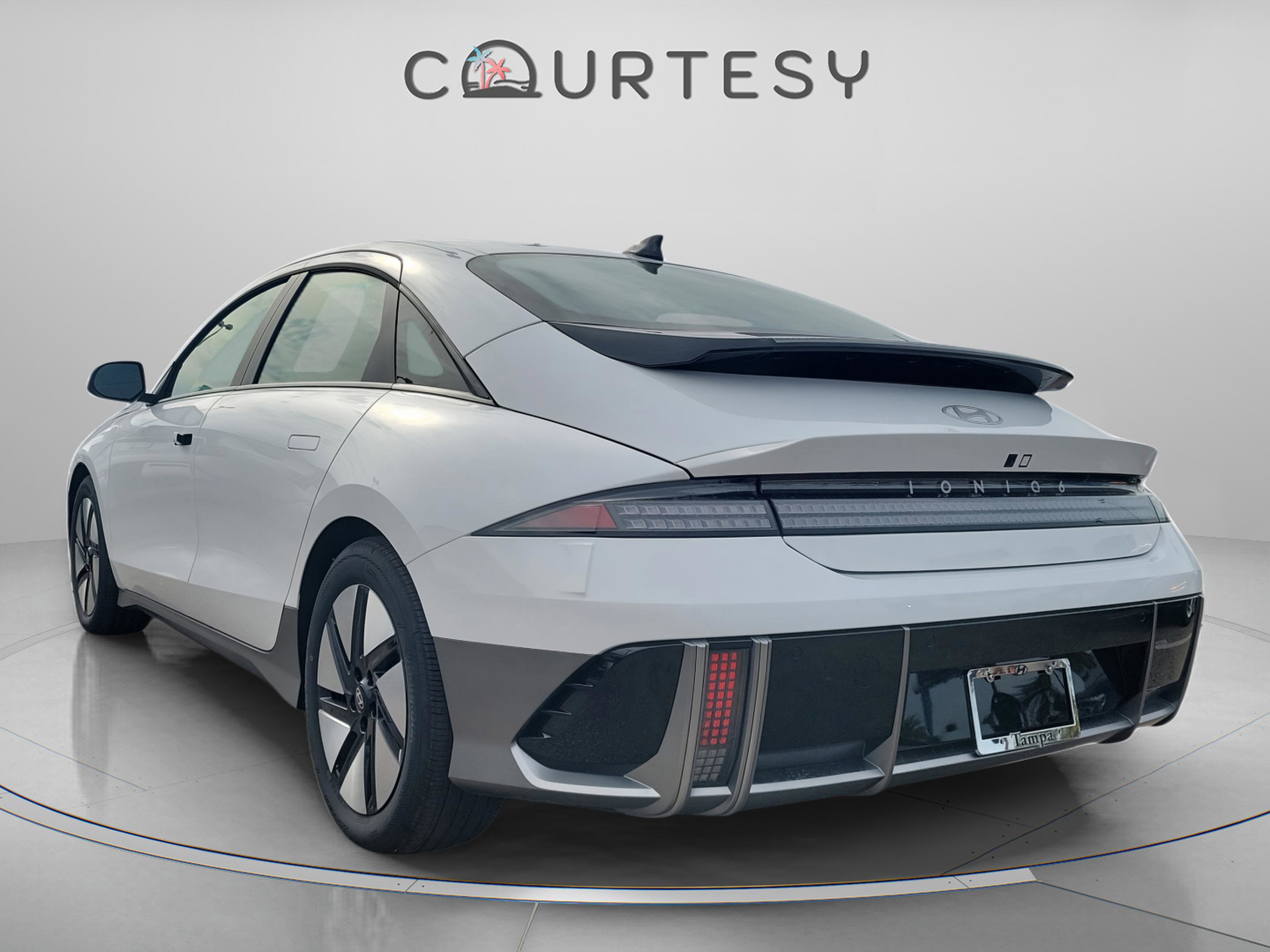 New 2025 Hyundai Ioniq 6 SE video 2