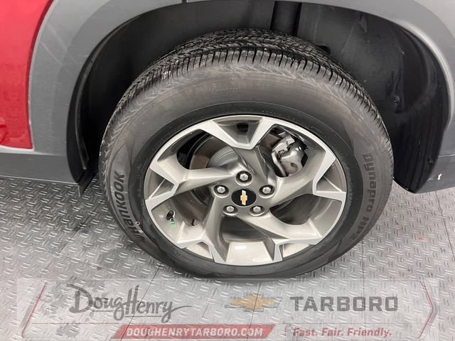 Used 2025 Chevrolet Trax LT FWD image 23