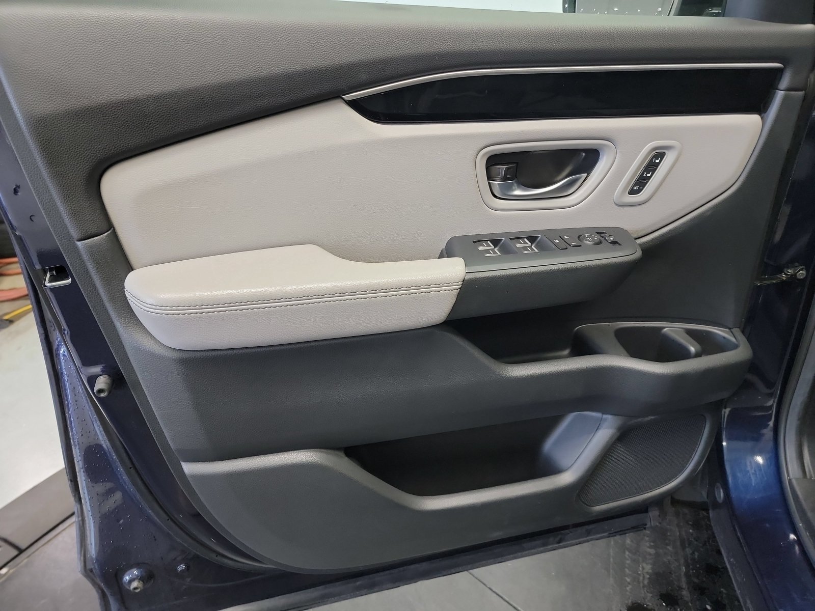 Used 2025 Honda Pilot EX-L image 13