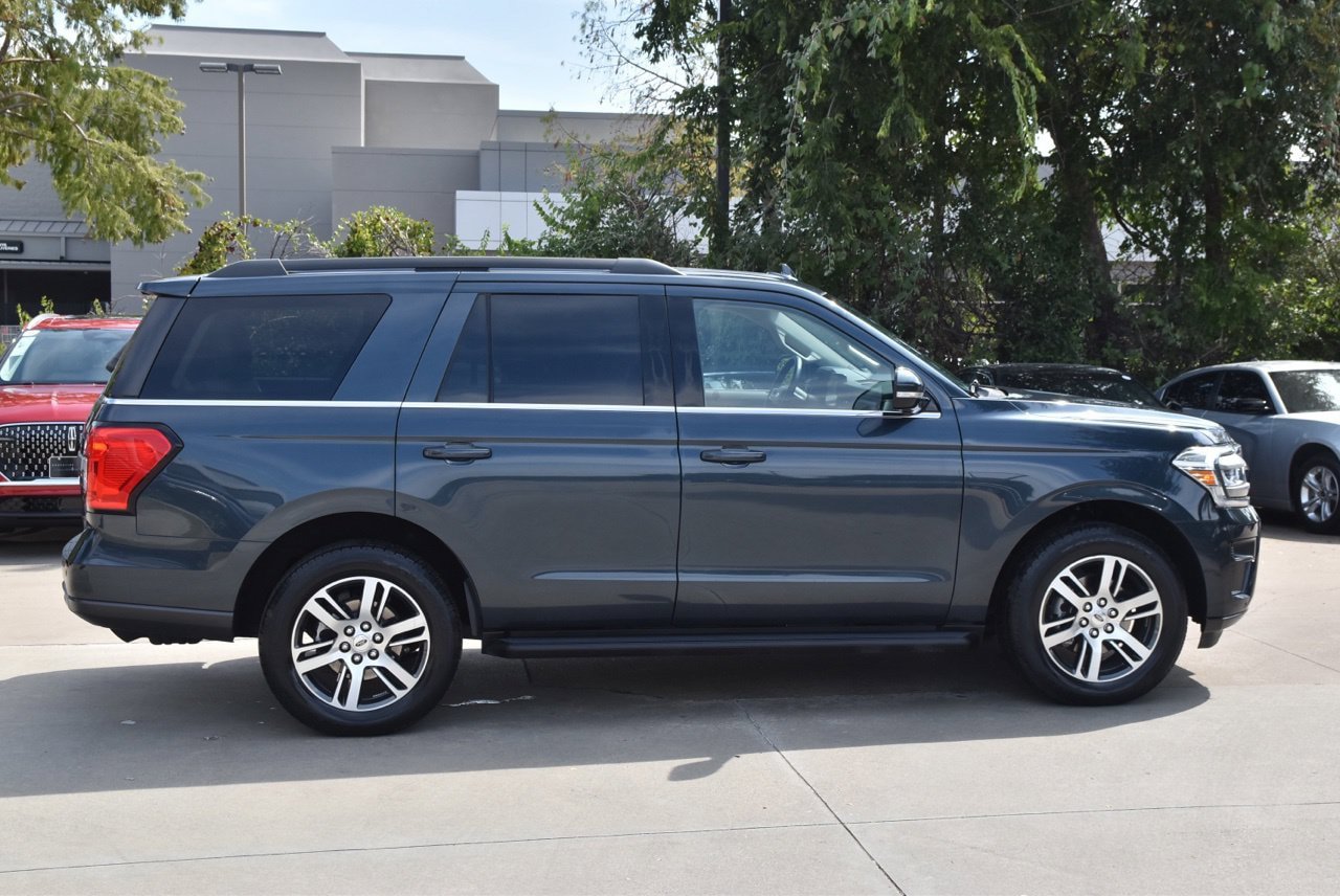 Used 2024 Ford Expedition XLT RWD image 6