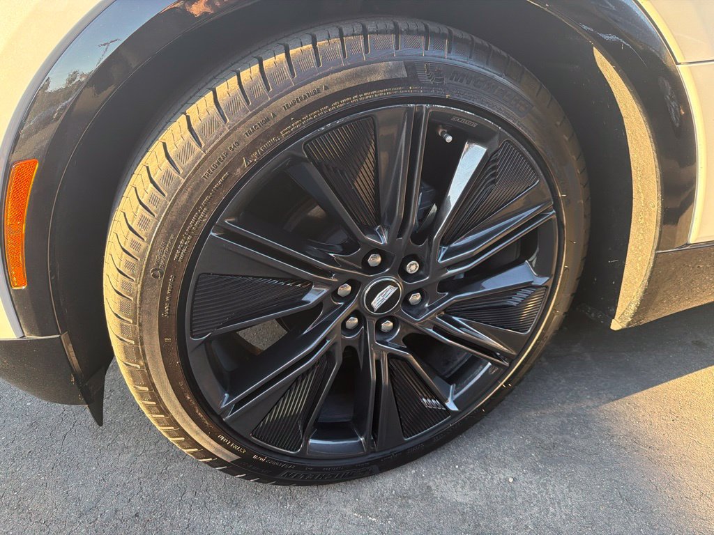 Used 2024 Cadillac Lyriq Sport RWD image 3
