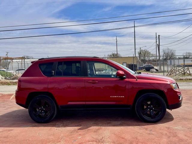 Used 2015 Jeep Compass High Altitude image 4