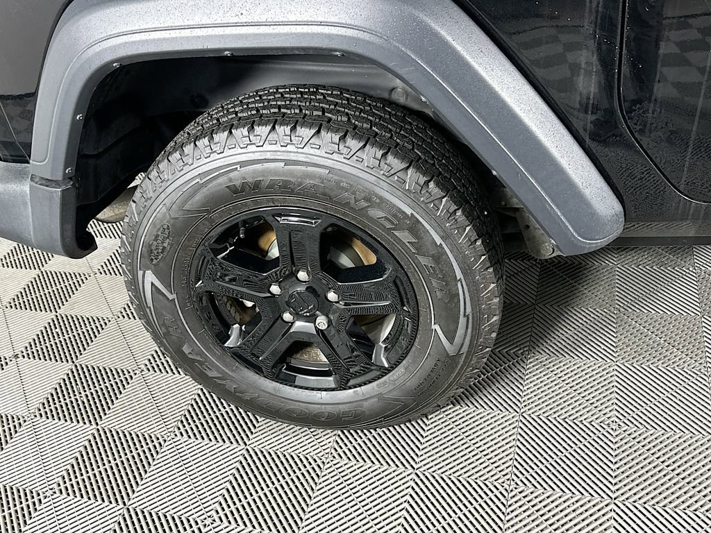 Certified 2019 Jeep Wrangler Sport image 37