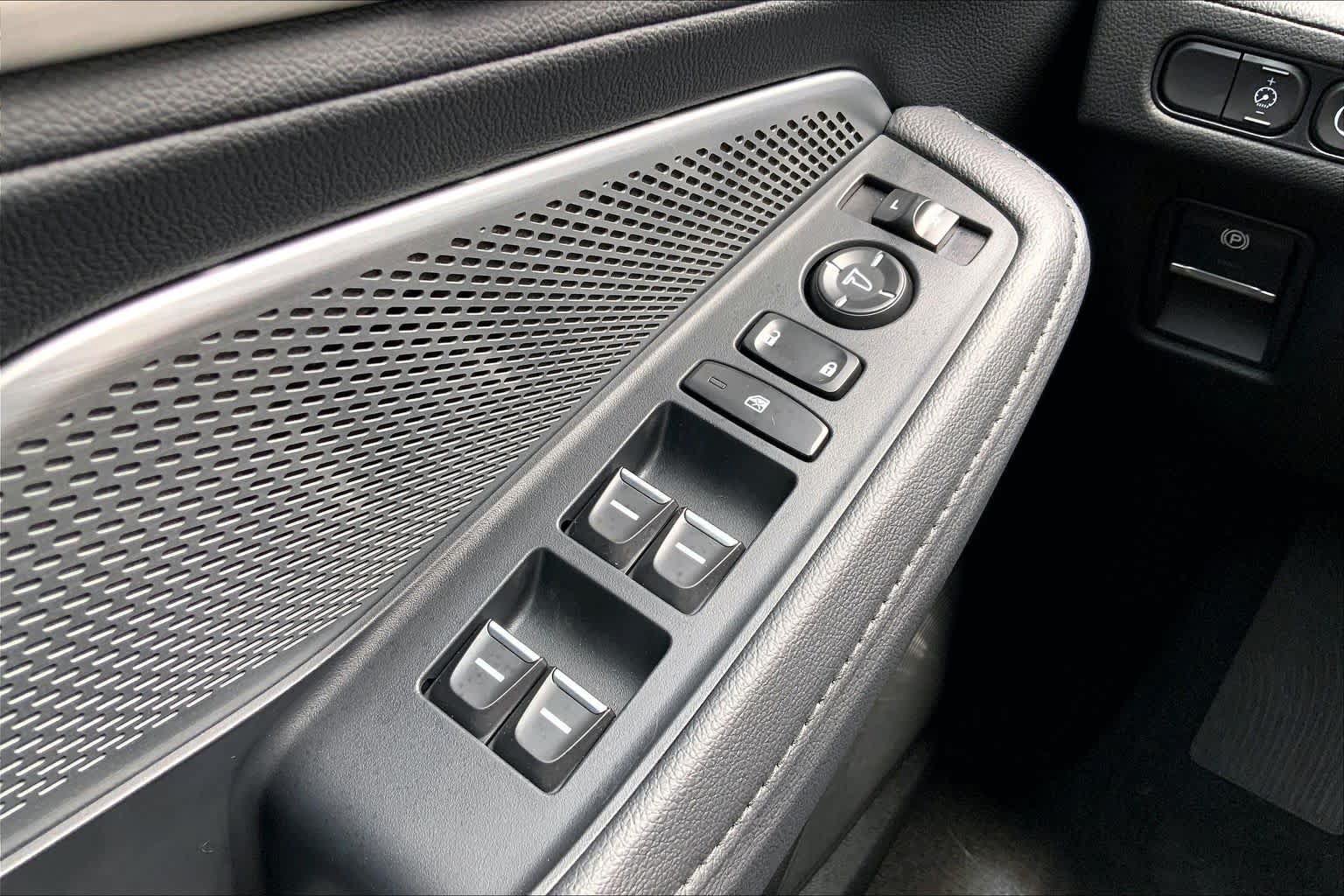 Used 2026 Acura MDX SH-AWD image 33