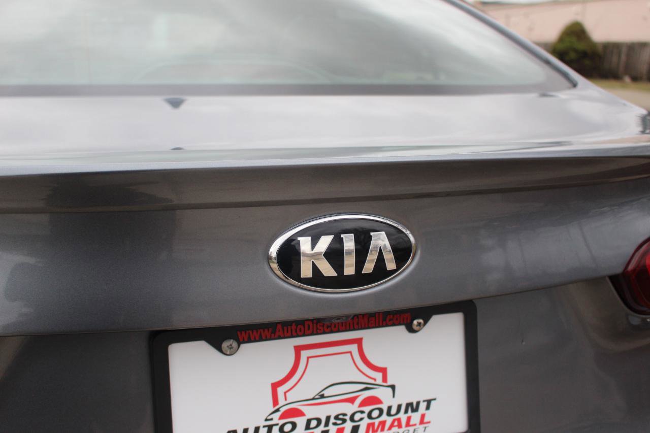 Used 2017 Kia Forte S w/ S Technology Package image 40