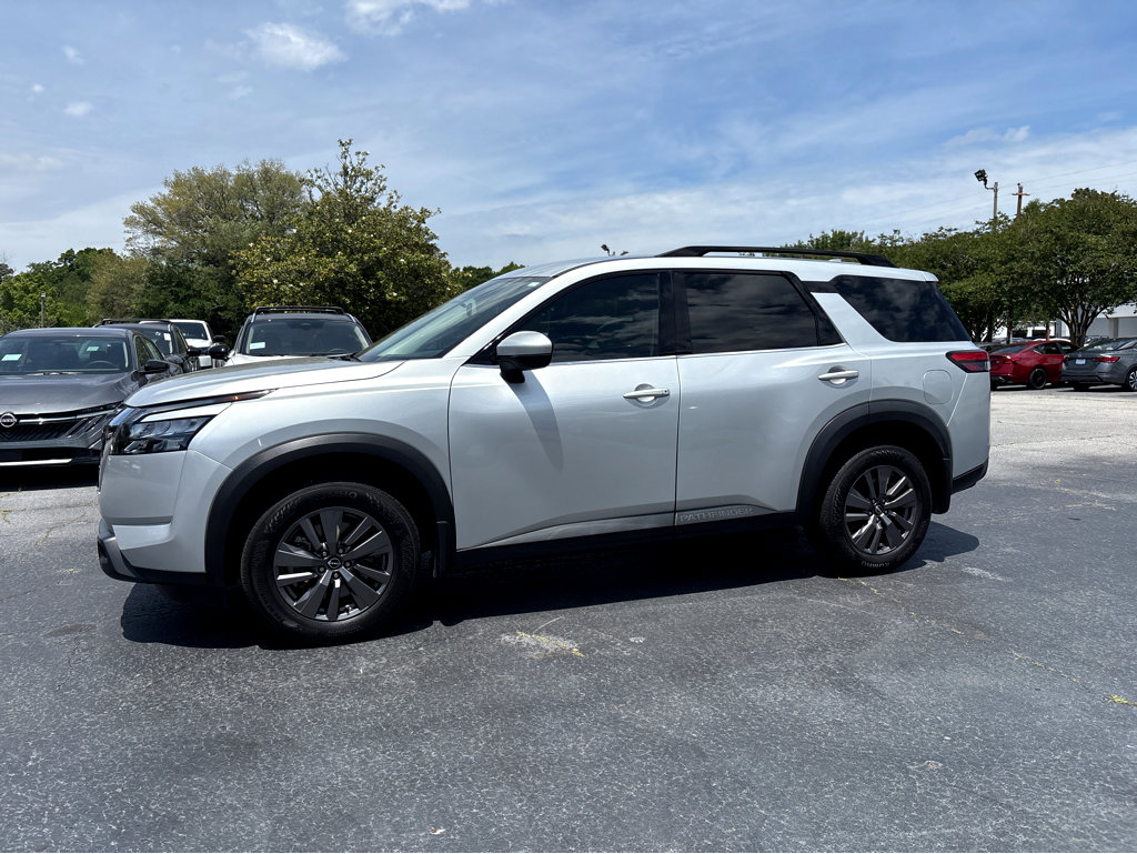 Used 2024 Nissan Pathfinder SV FWD image 28