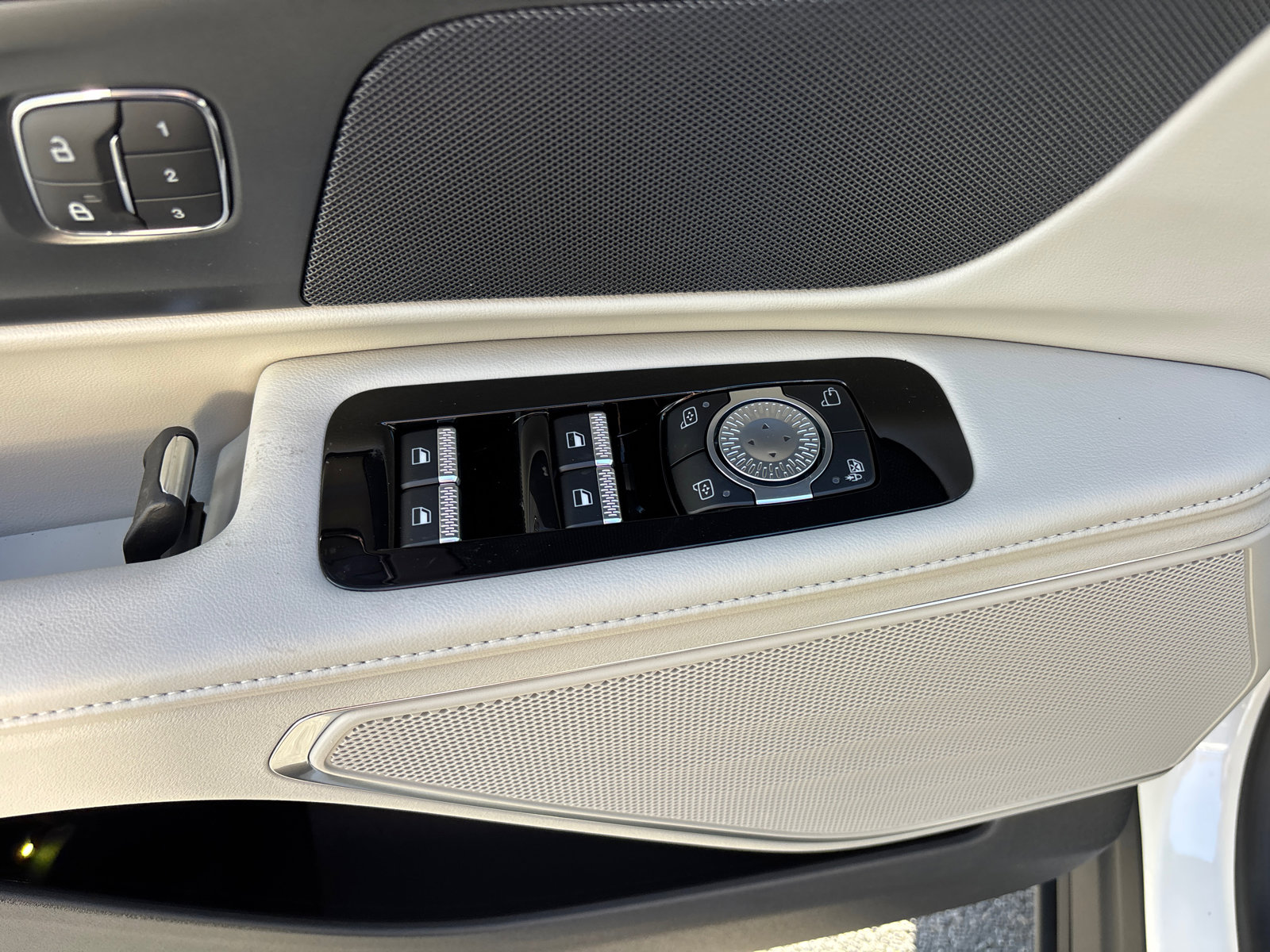 New 2026 Lincoln Nautilus Premier image 13